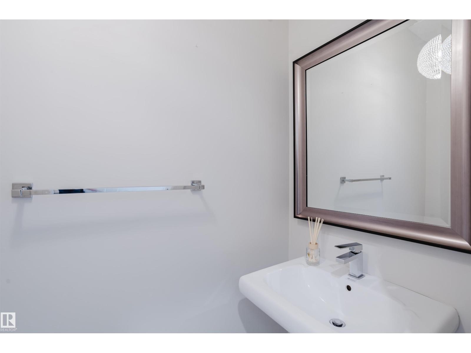1 Eastview St Property Photo 5