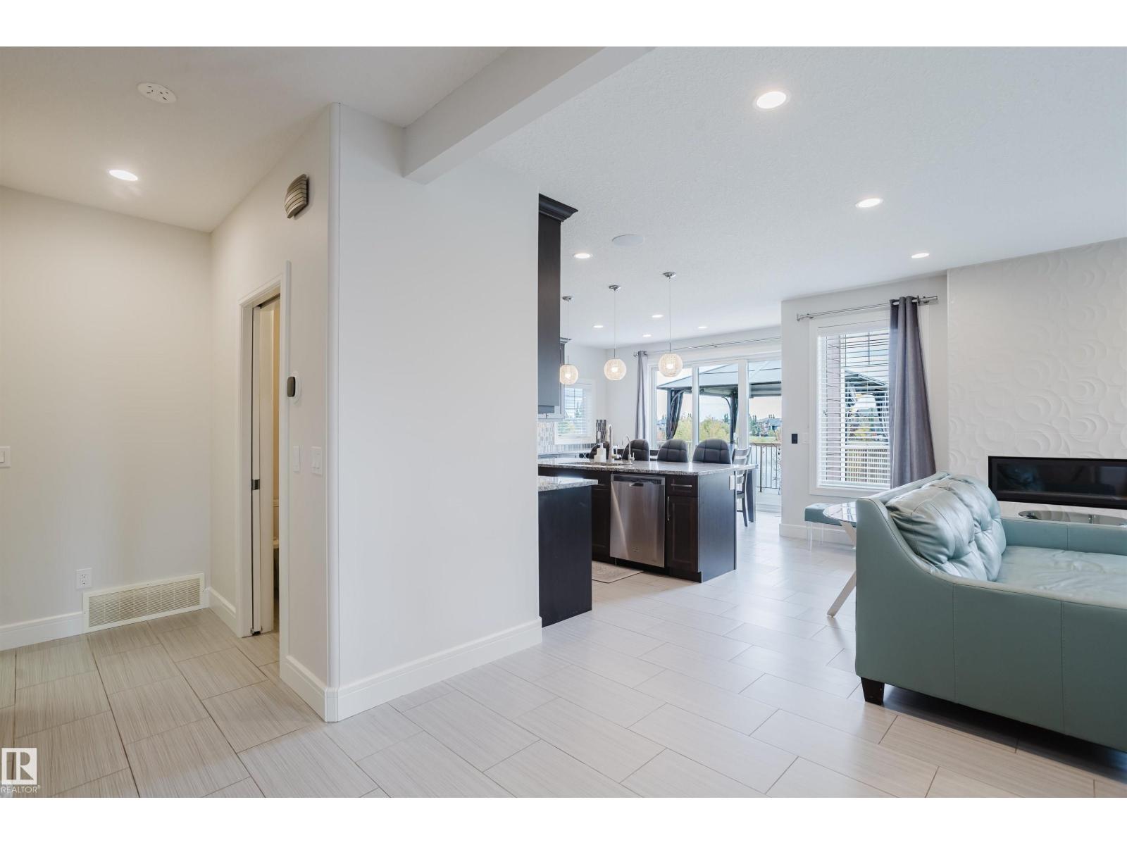 1 Eastview St Property Photo 8