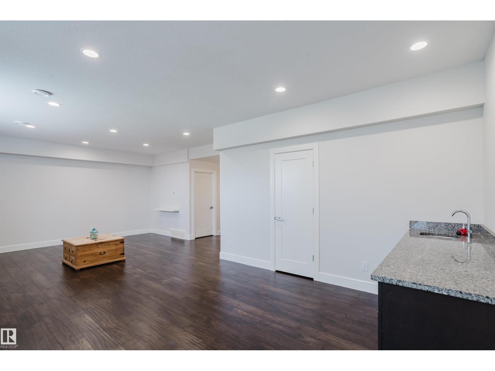 1 Eastview St Property Photo 58
