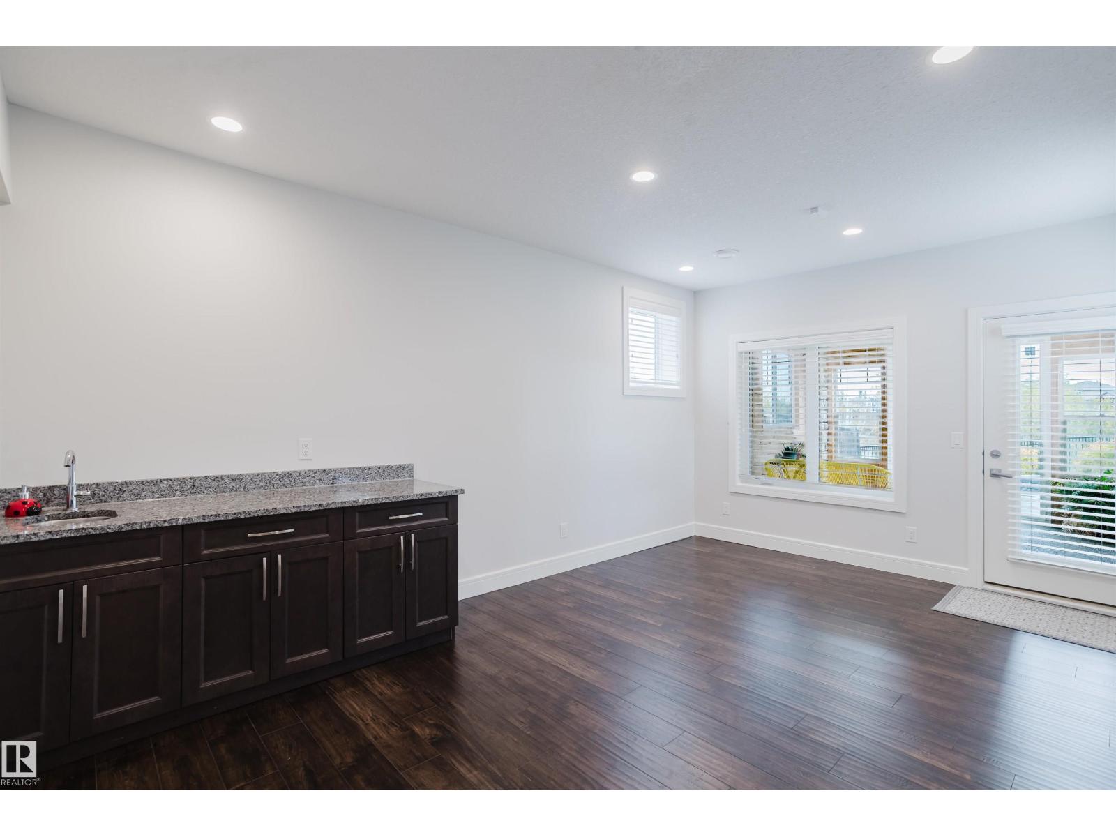 1 Eastview St Property Photo 59