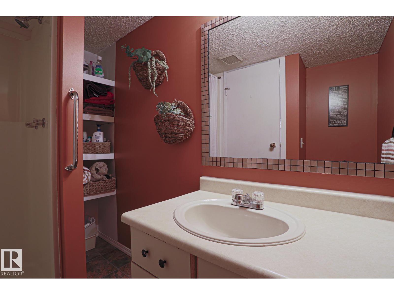 52 Westlake Dr Property Photo 34
