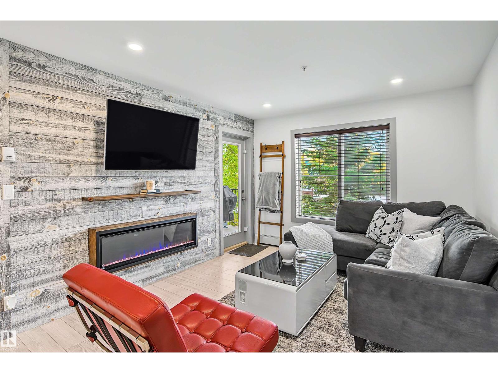 #204 530 Watt Bv Sw Property Photo 3