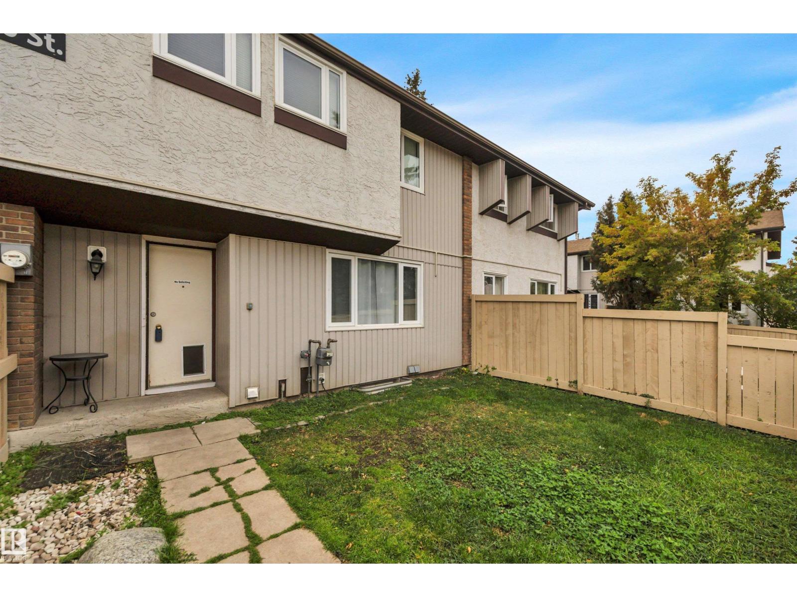 #8 14130 80 ST NW Property Photo 1