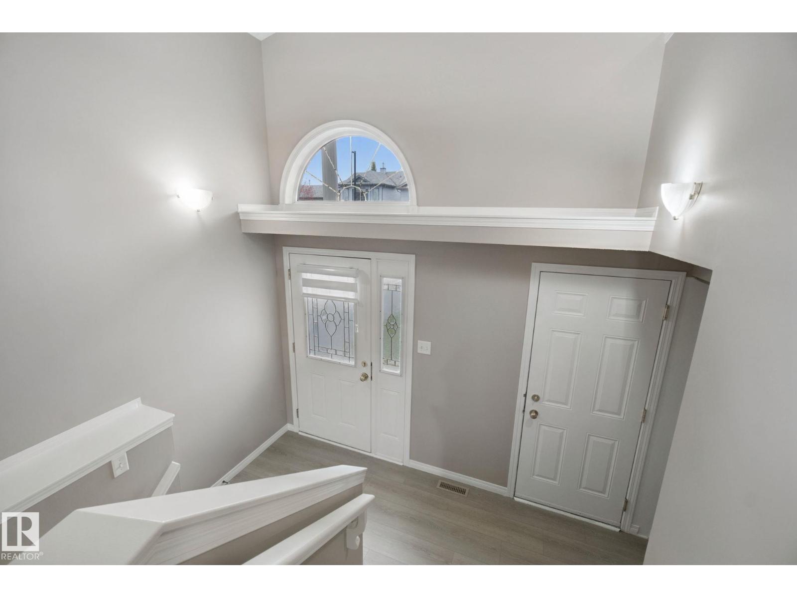 3316 26 St Nw Property Photo 8