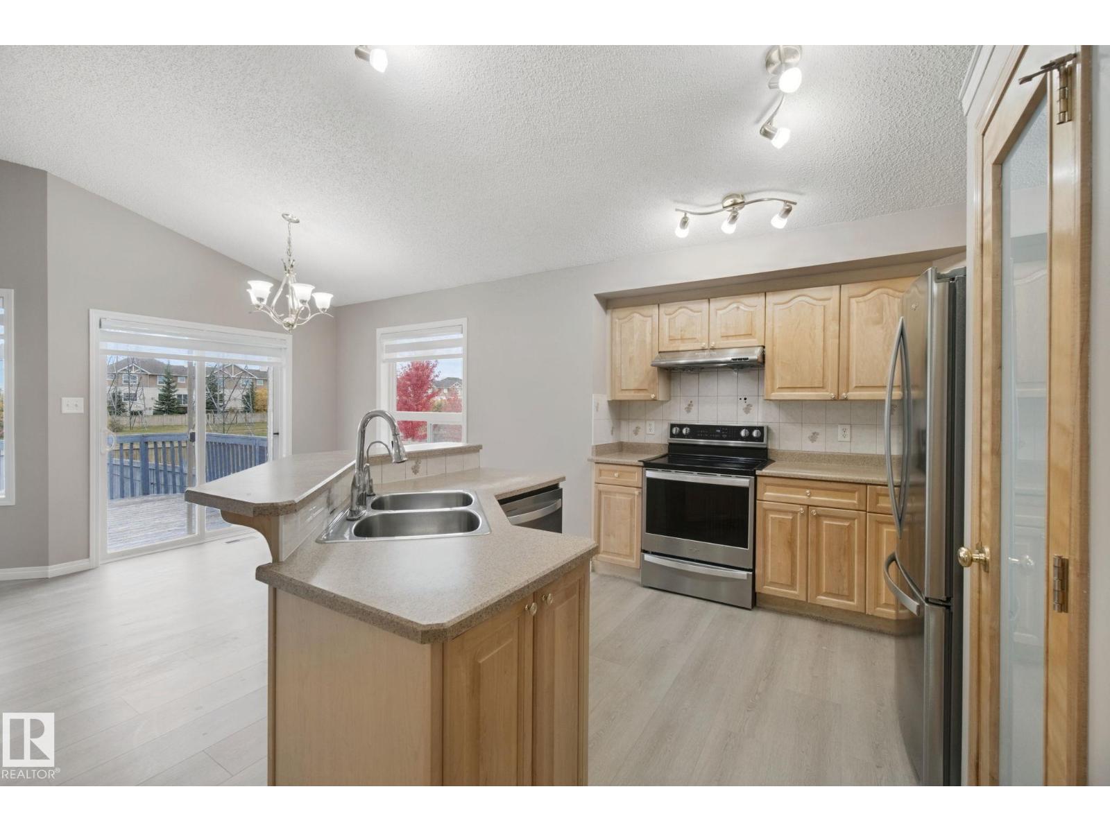 3316 26 St Nw Property Photo 9