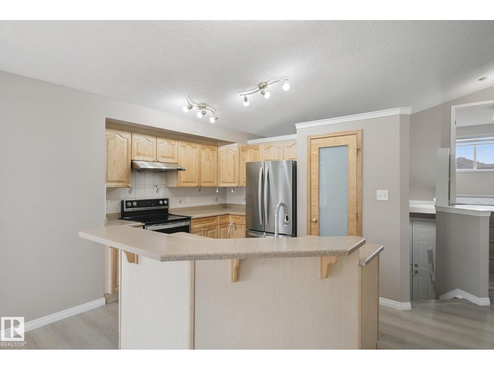 3316 26 St Nw Property Photo 10