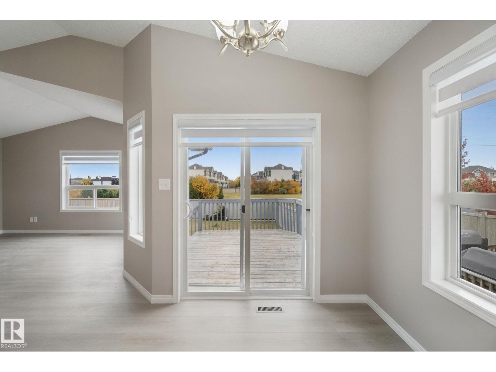 3316 26 St Nw Property Photo 13