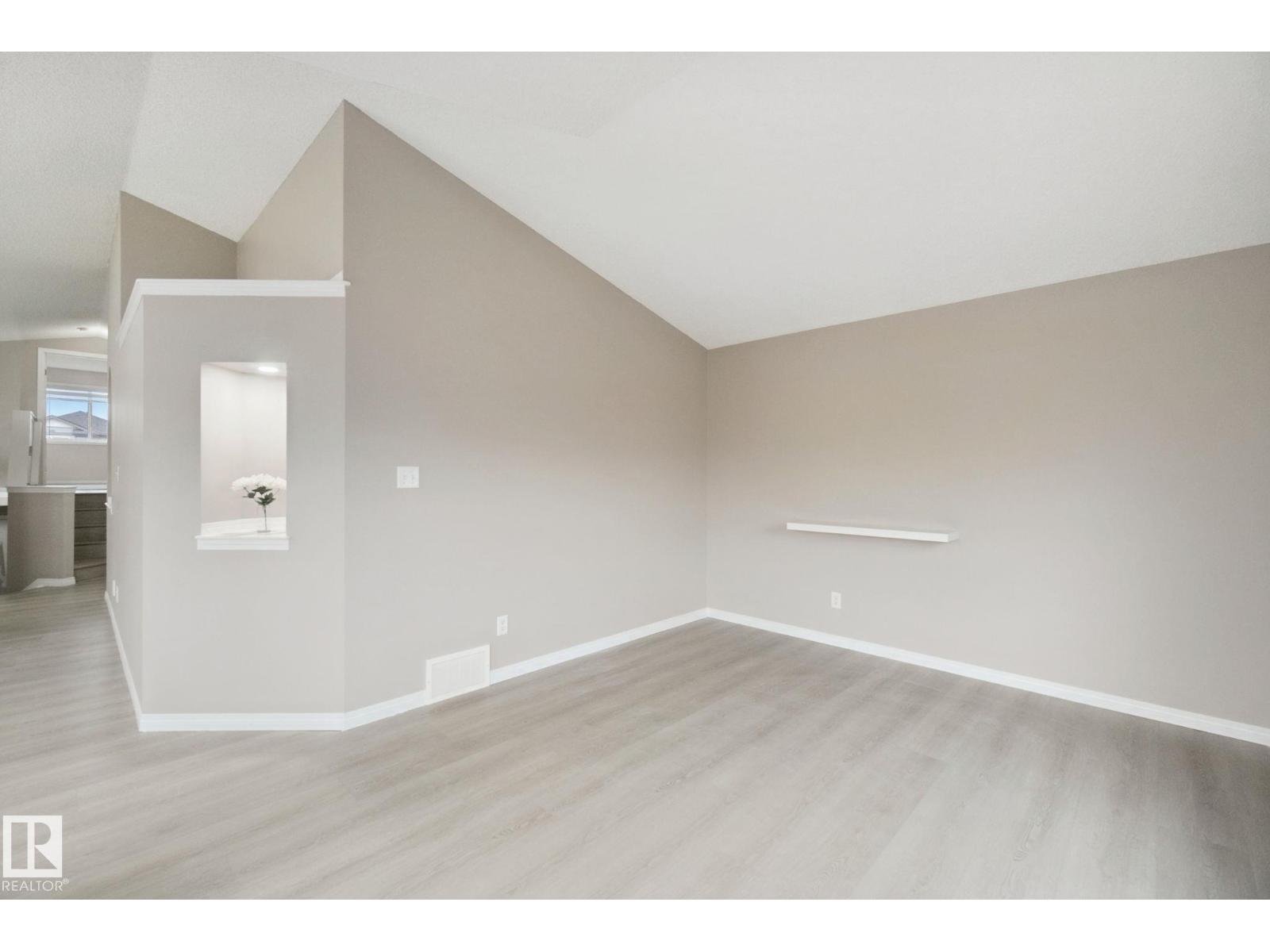 3316 26 St Nw Property Photo 17