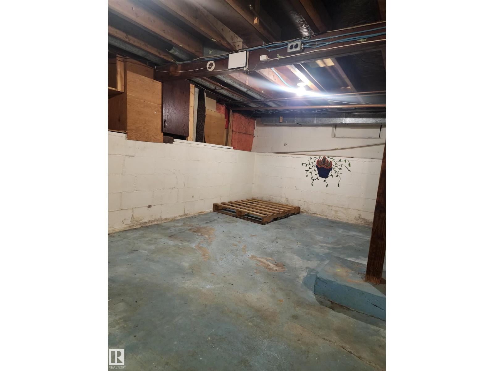 4606 53 Av Property Photo 21