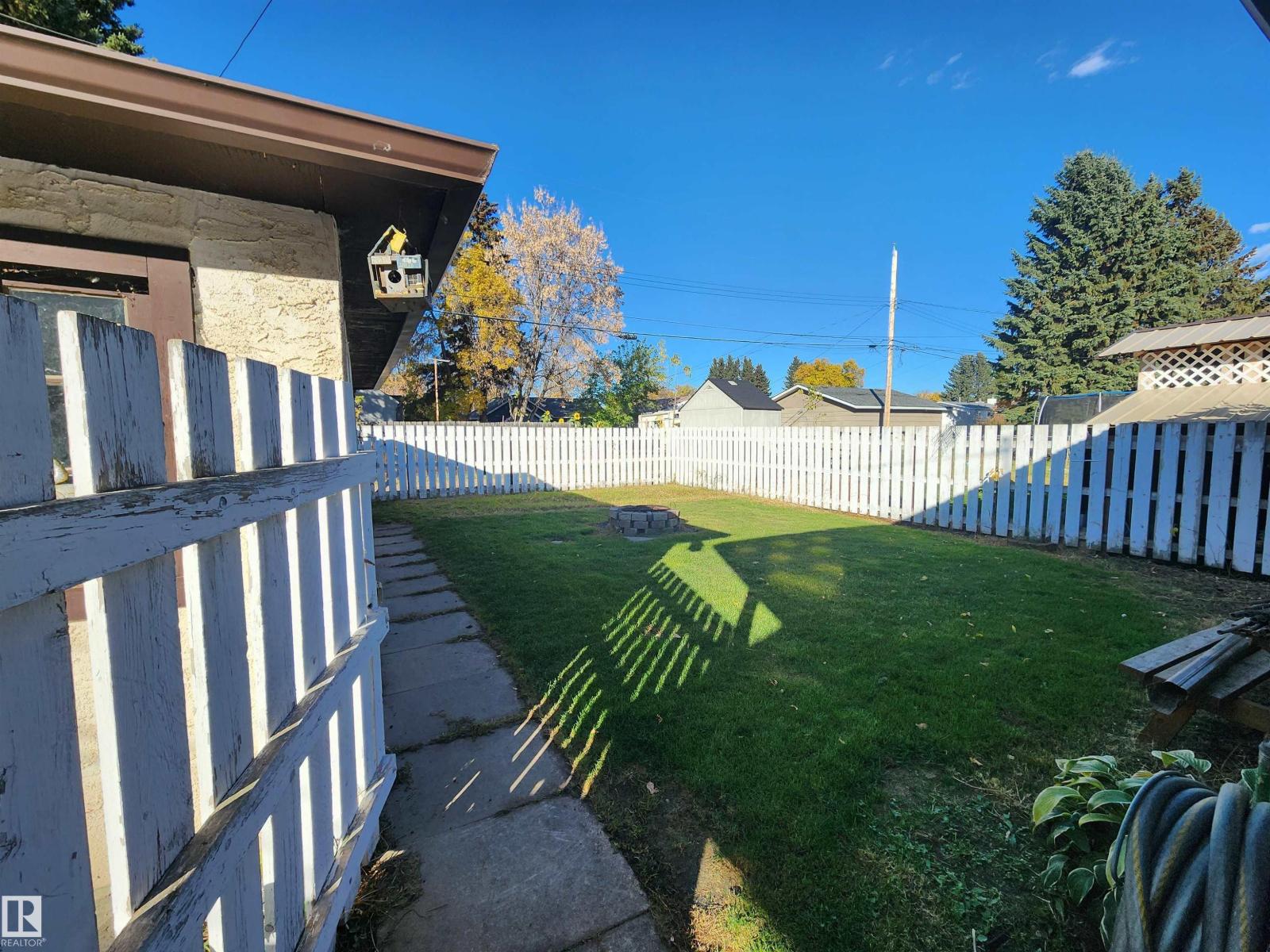 4606 53 Av Property Photo 26