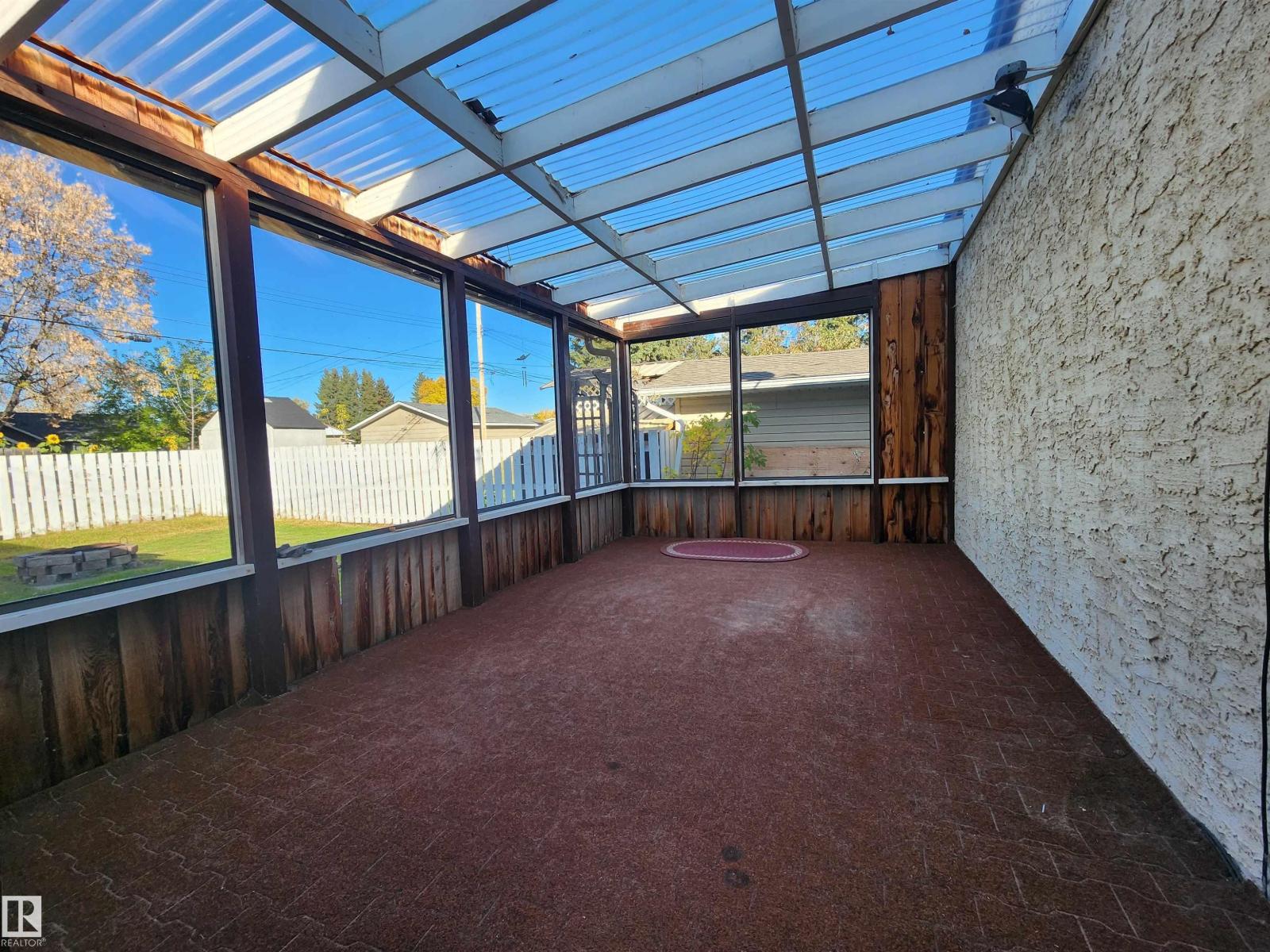 4606 53 Av Property Photo 28