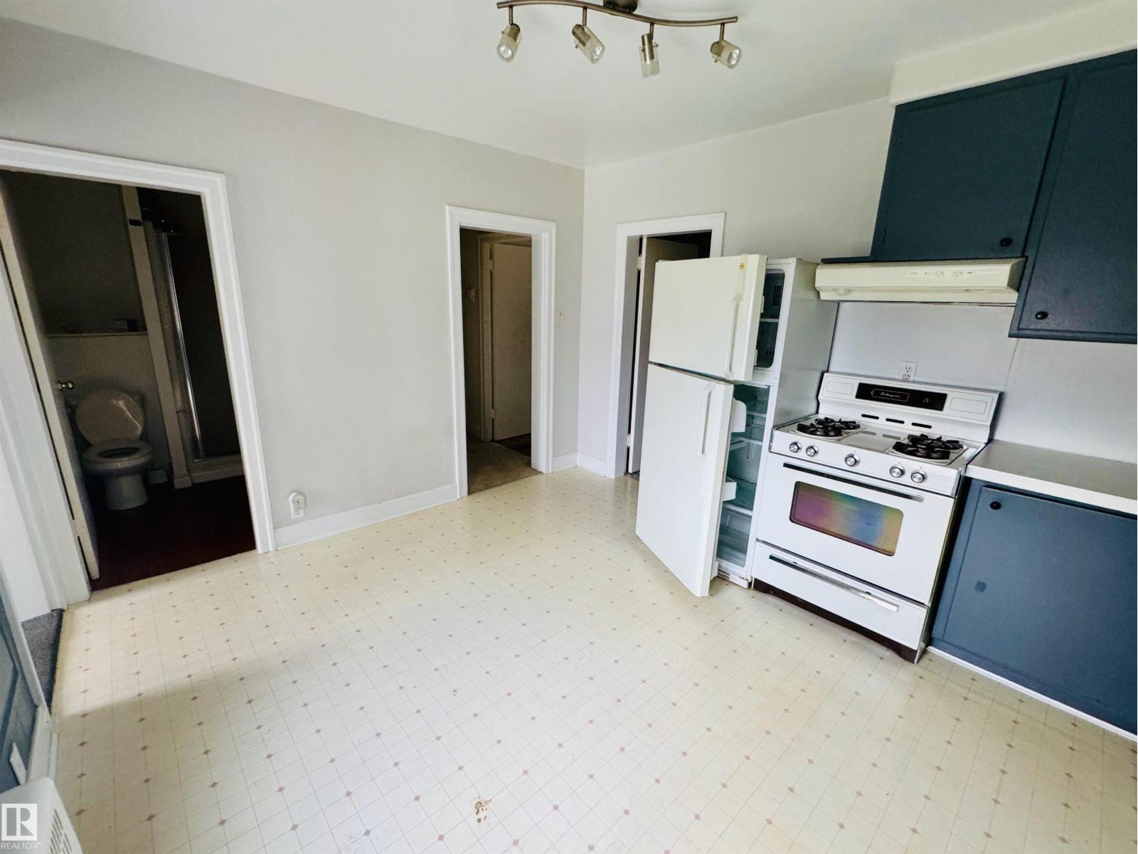 4829 51 Av Property Photo 4