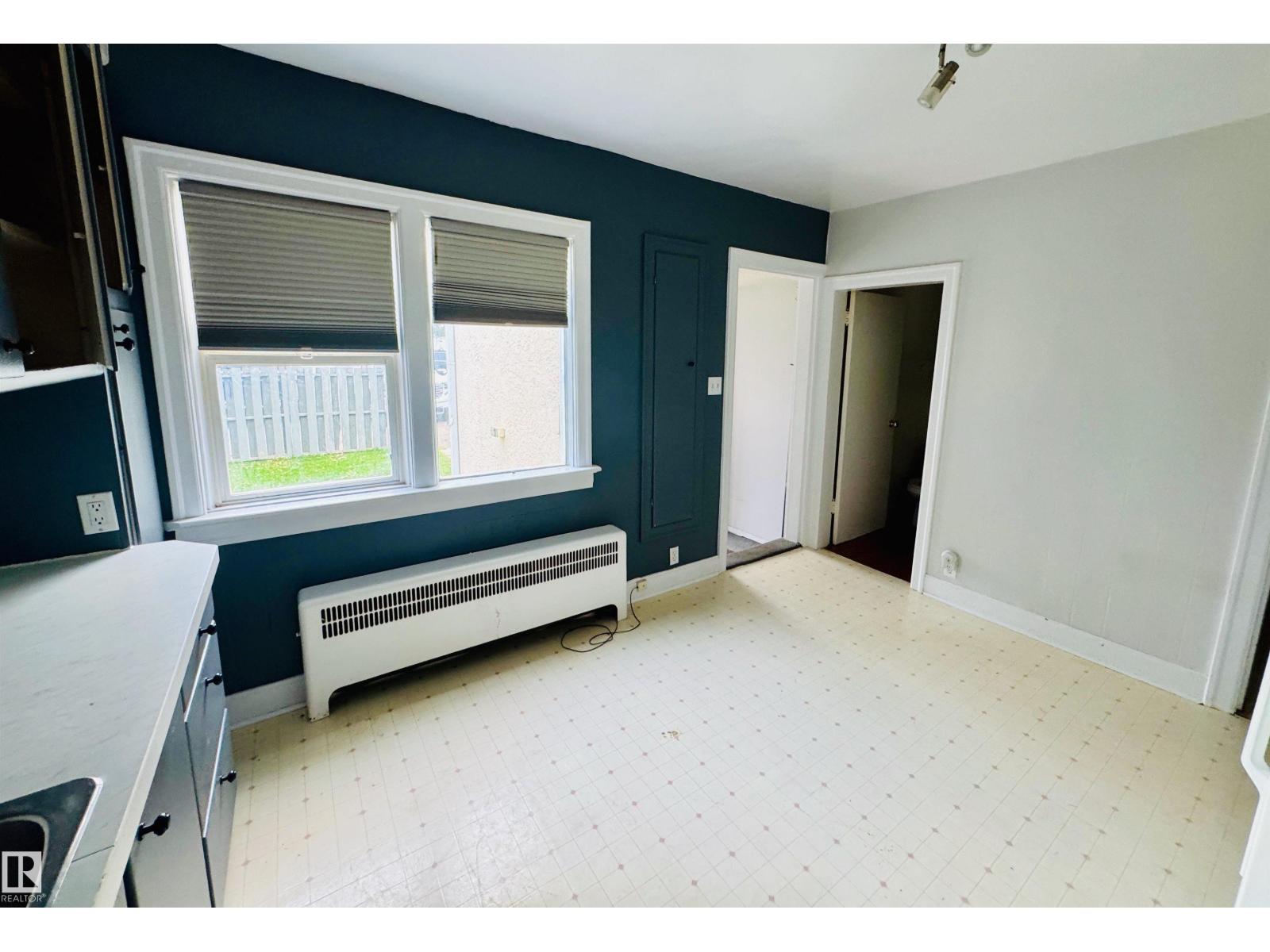 4829 51 Av Property Photo 5