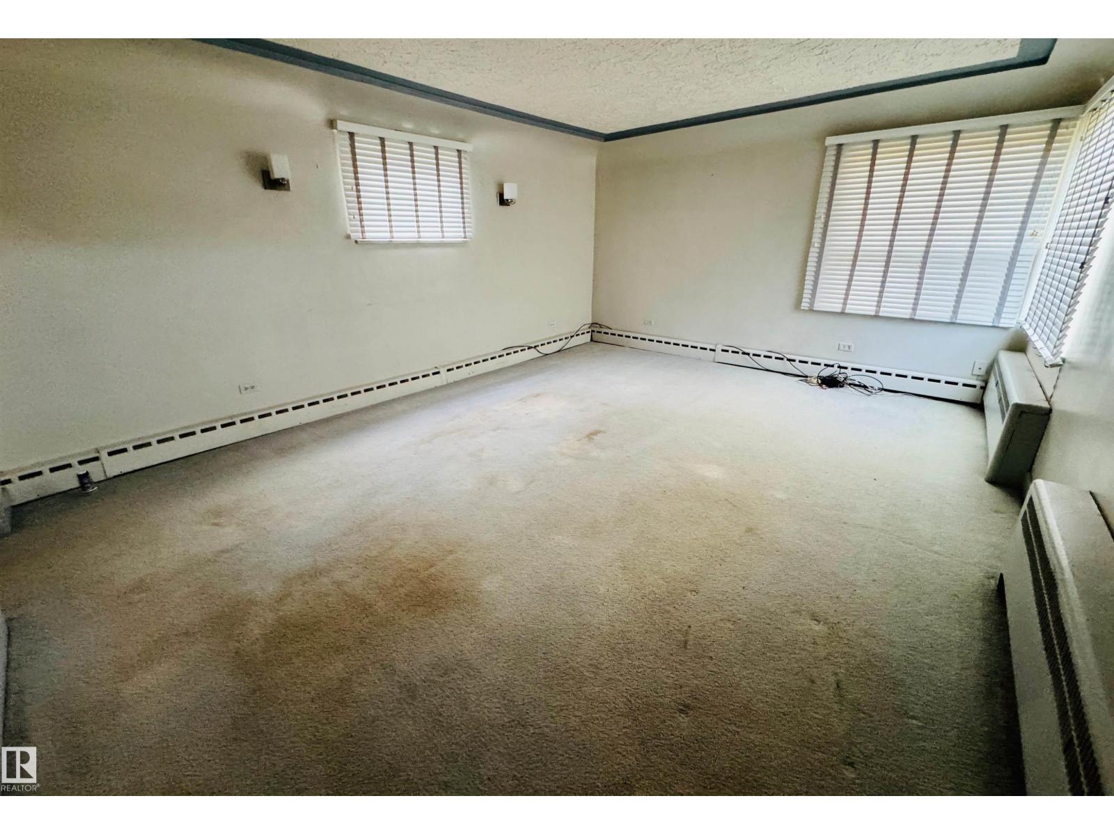 4829 51 Av Property Photo 7
