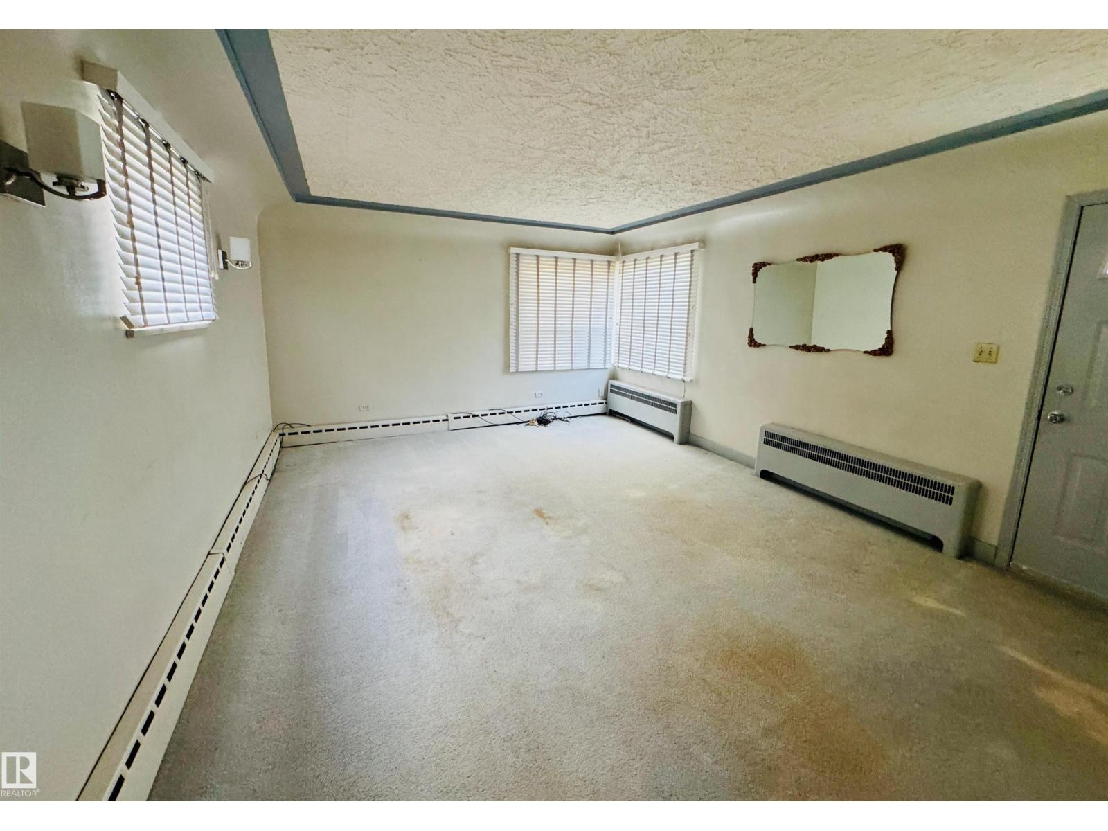 4829 51 Av Property Photo 9