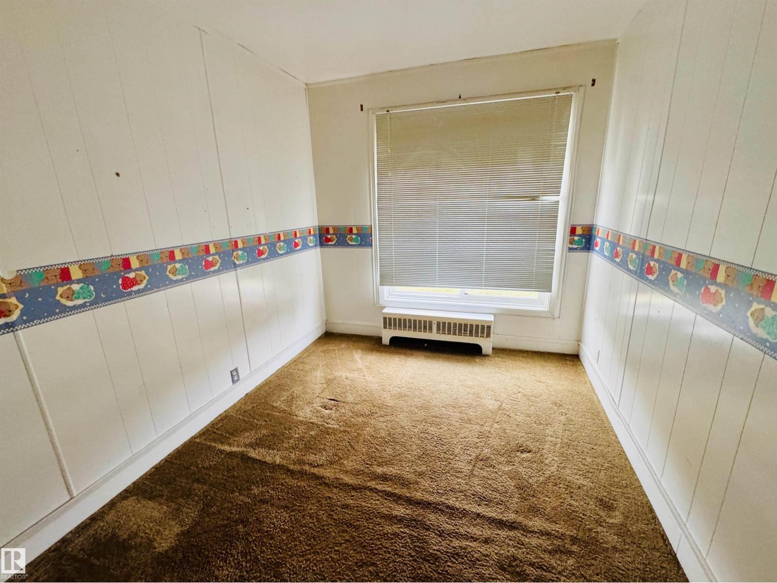 4829 51 Av Property Photo 12