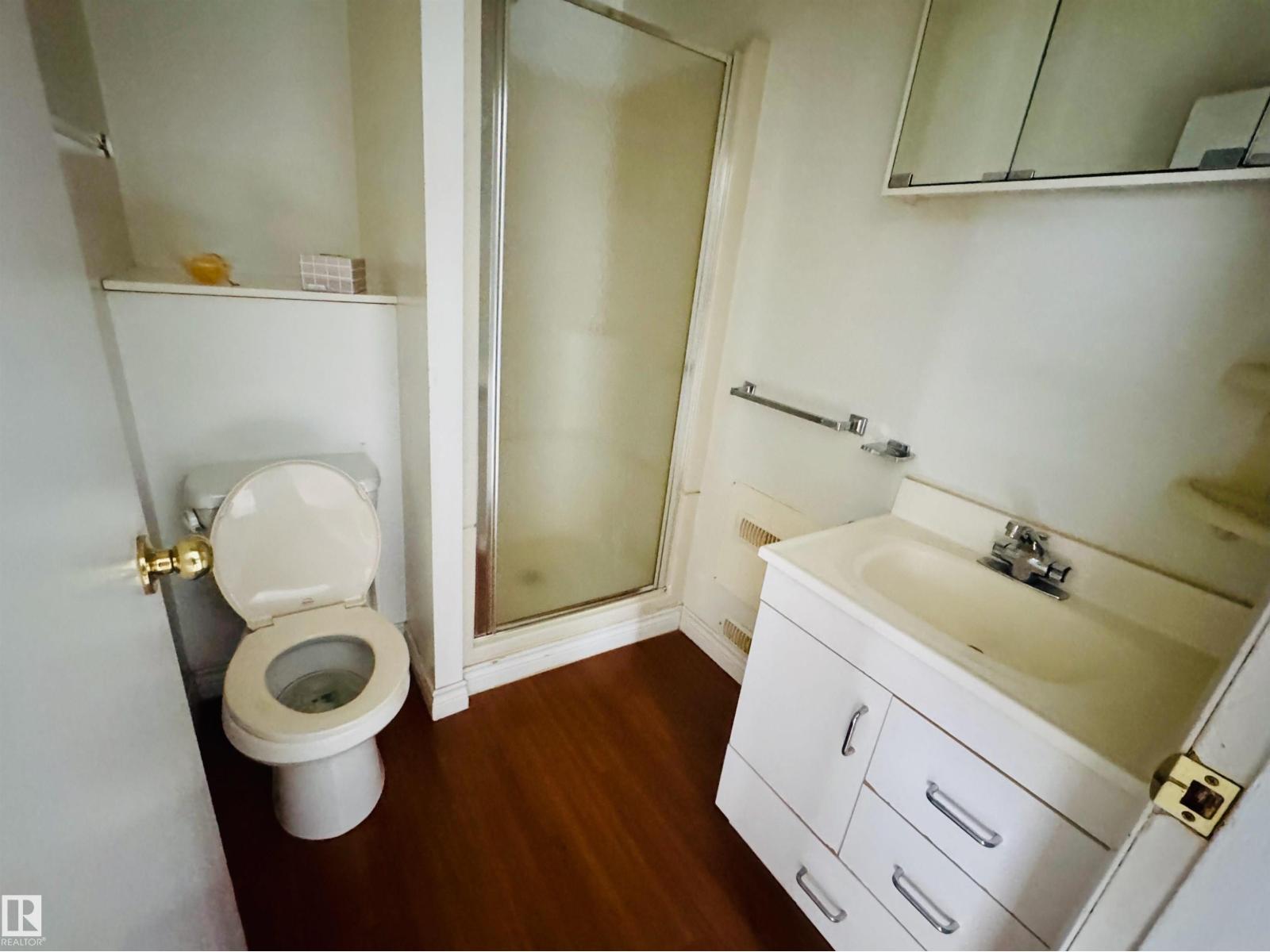 4829 51 Av Property Photo 13