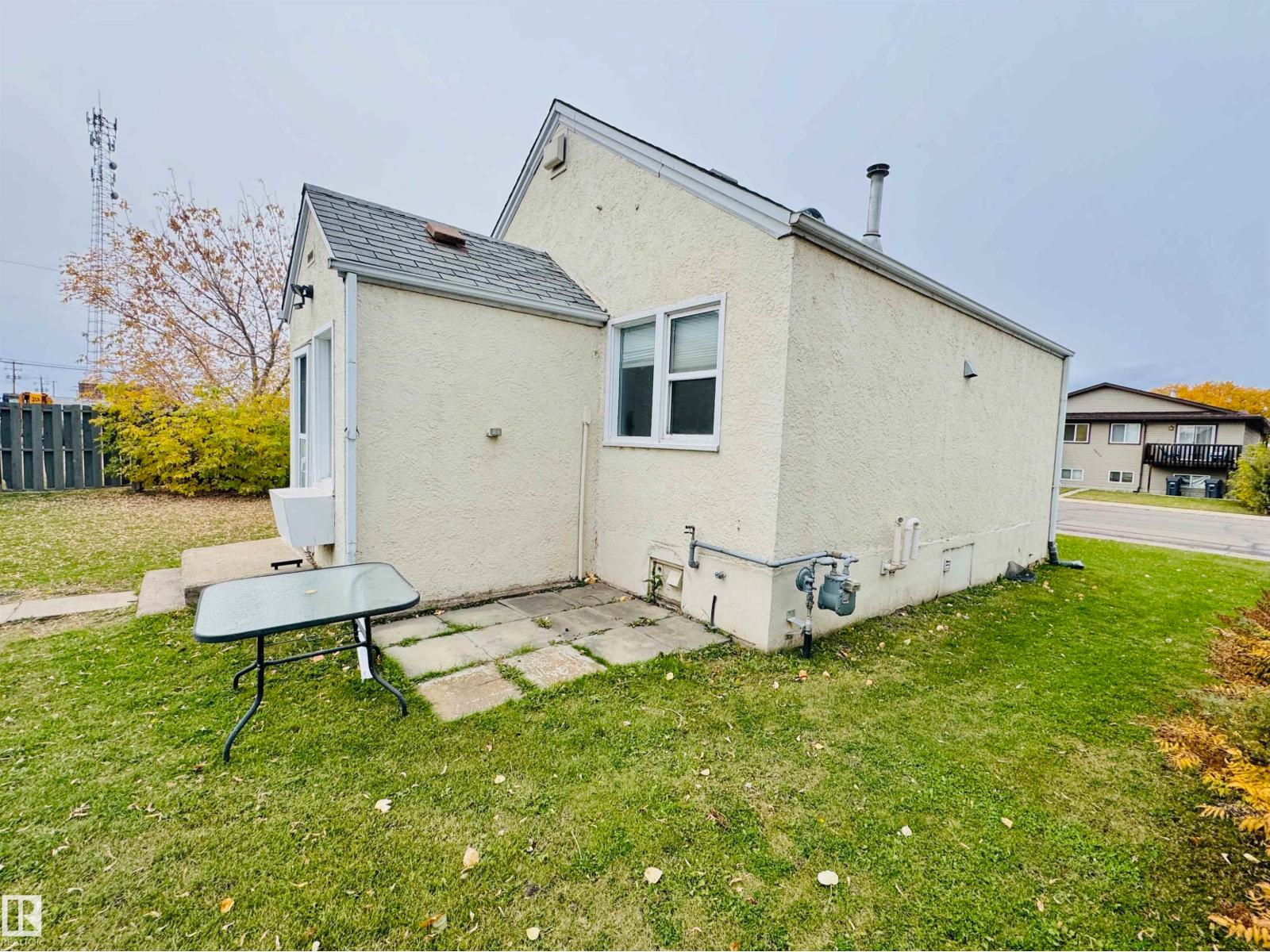 4829 51 Av Property Photo 15