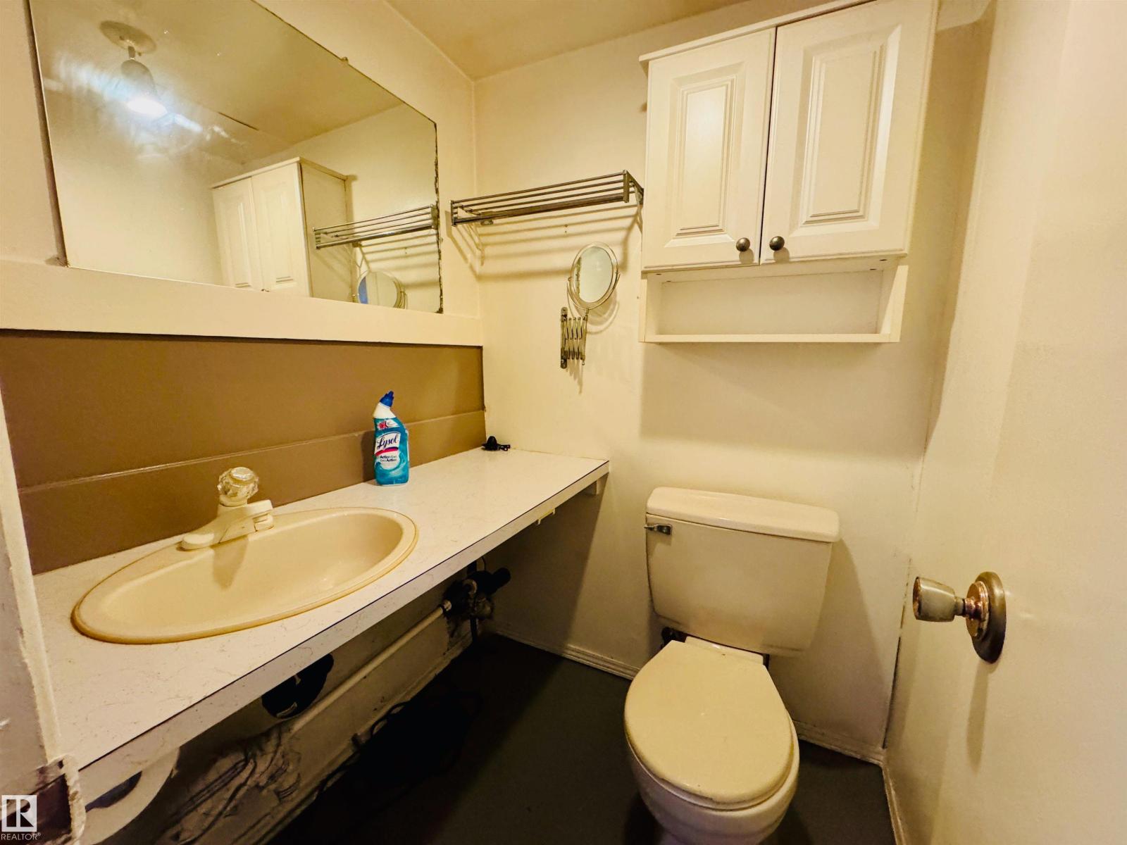 4829 51 Av Property Photo 20