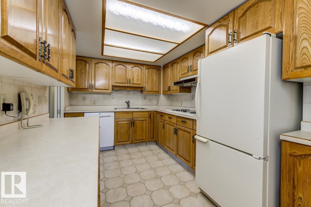 #1403 11503 100 Av Nw Property Photo 16