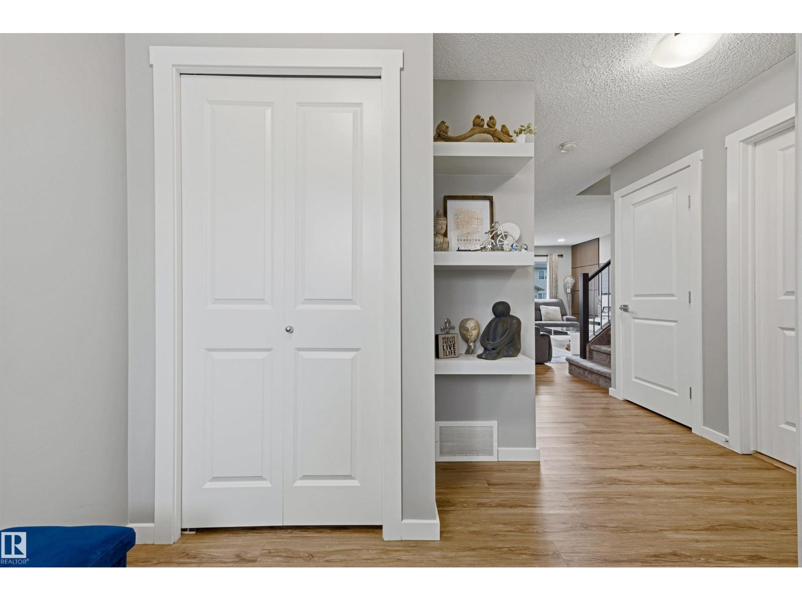 4452 5 St Nw Nw Property Photo 3