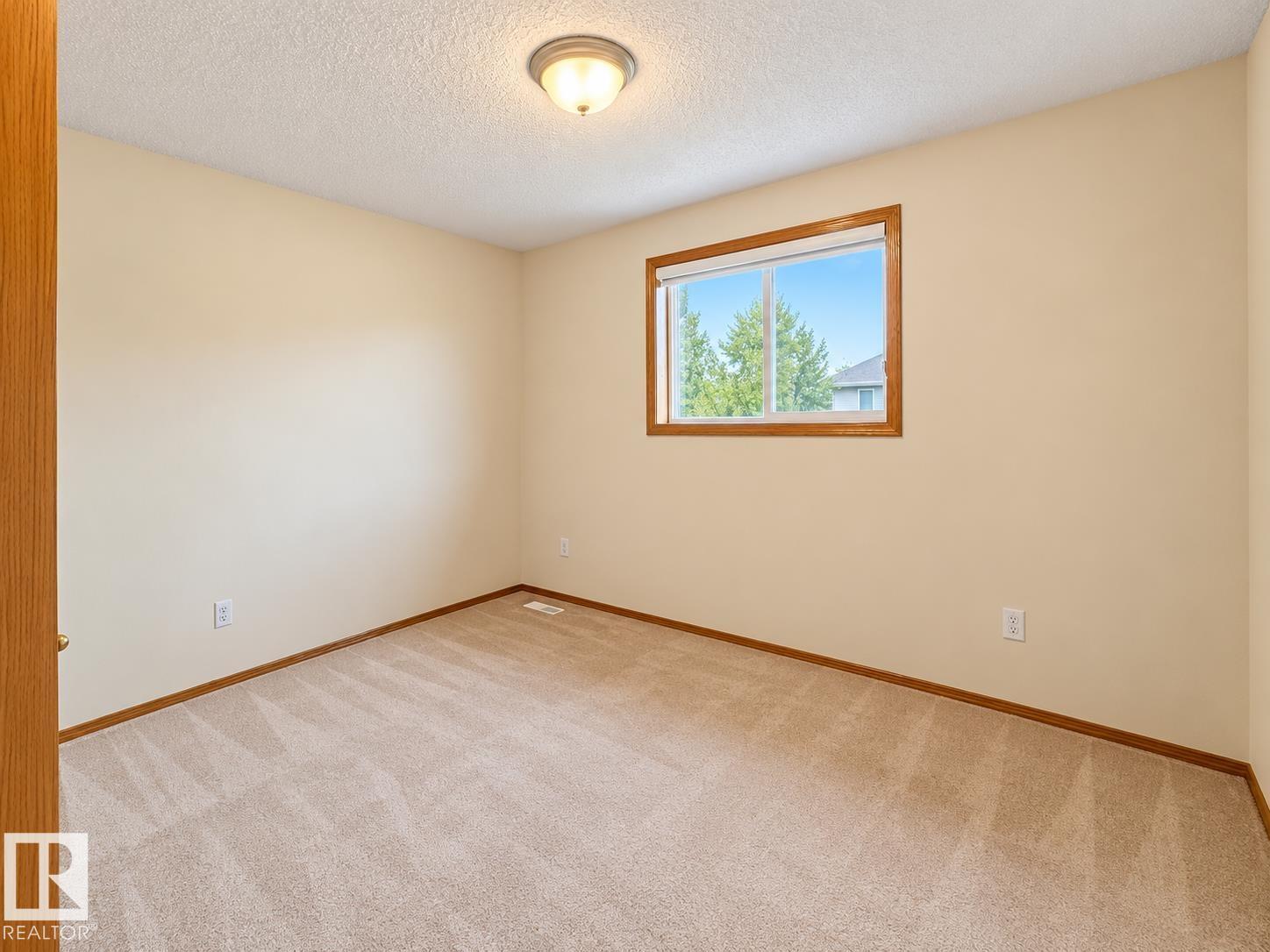 2331 37b Av Nw Property Photo 6