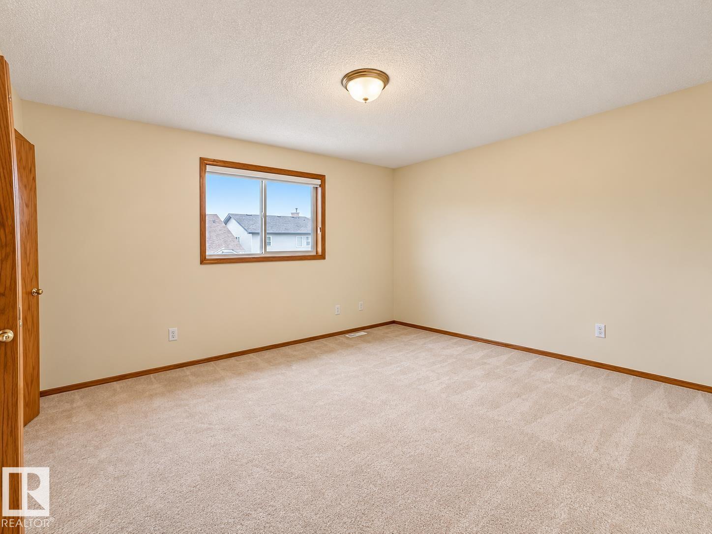 2331 37b Av Nw Property Photo 9
