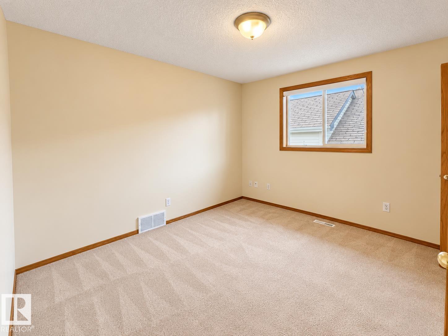 2331 37b Av Nw Property Photo 11