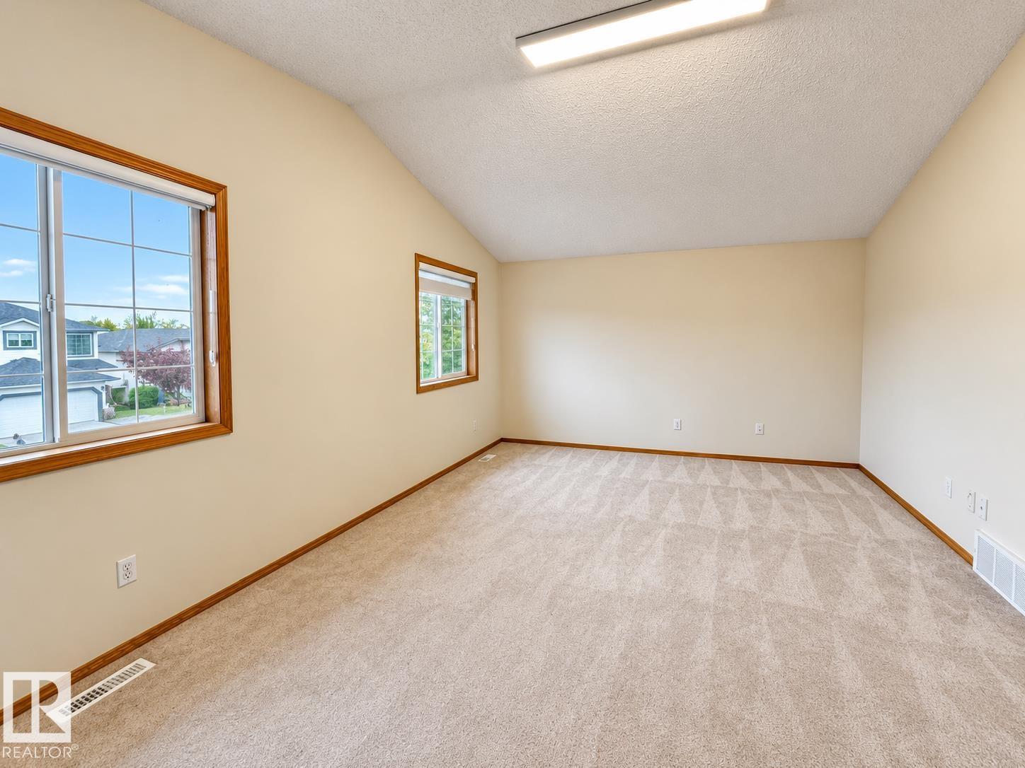 2331 37b Av Nw Property Photo 15