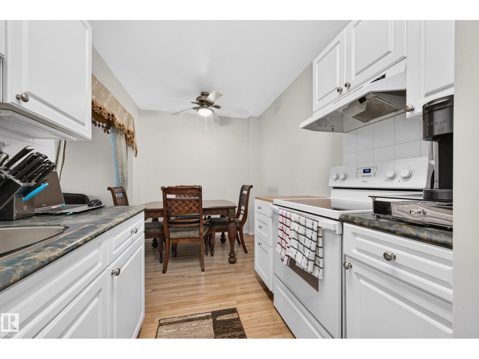 15a Callingwood Co Nw Property Photo 13