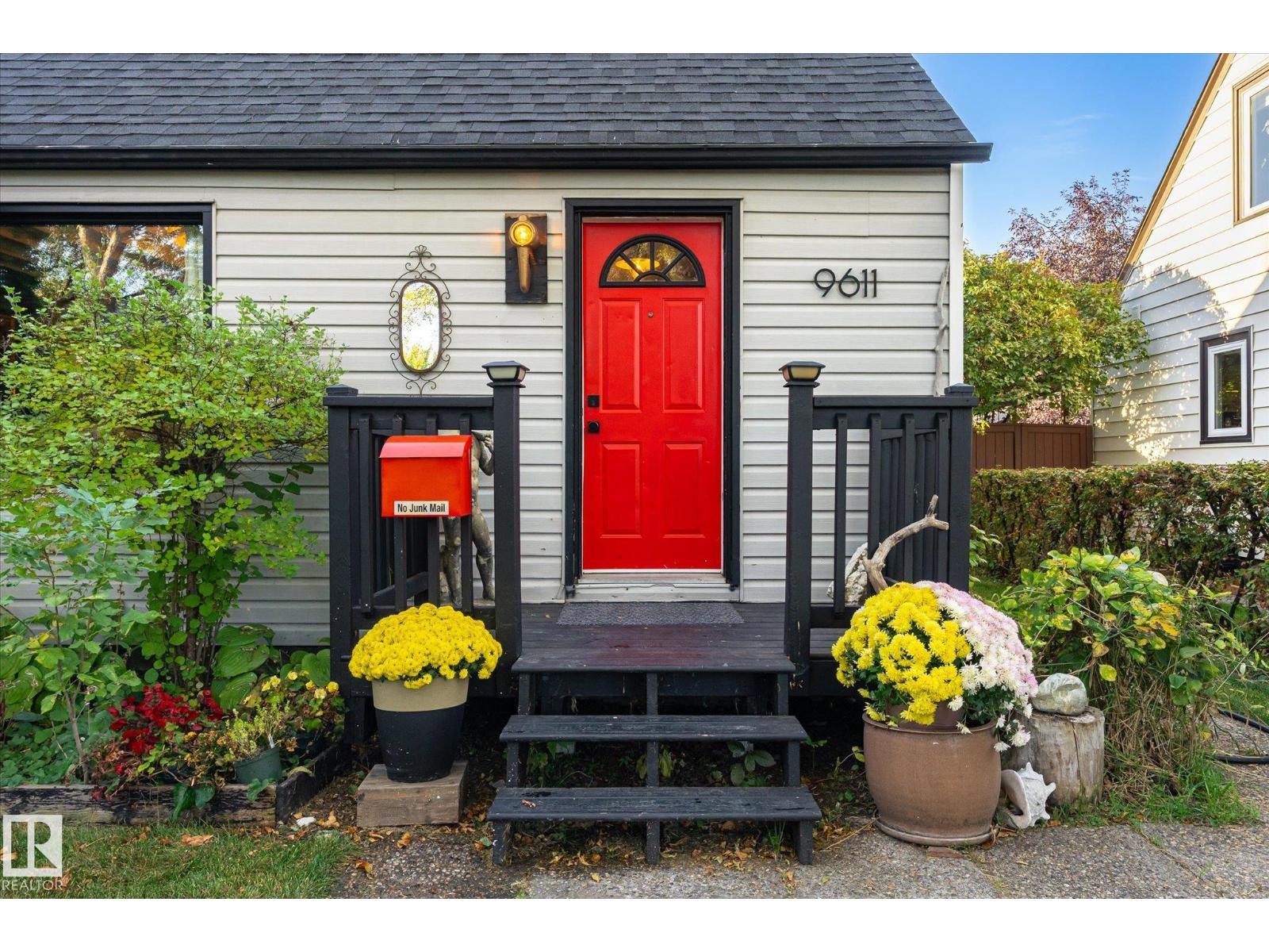 9611 73 Av Nw Property Photo 4