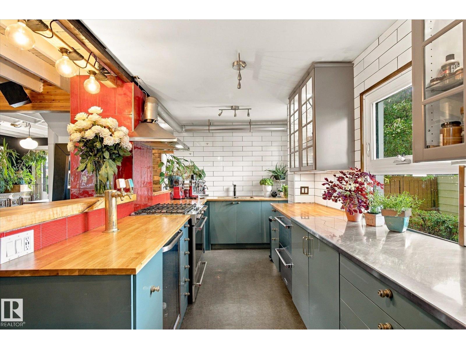 9611 73 Av Nw Property Photo 17