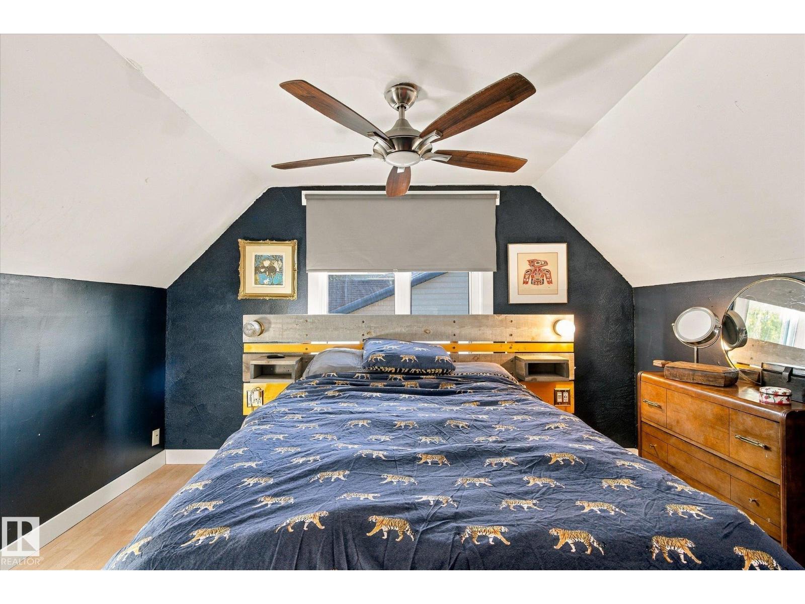 9611 73 Av Nw Property Photo 36
