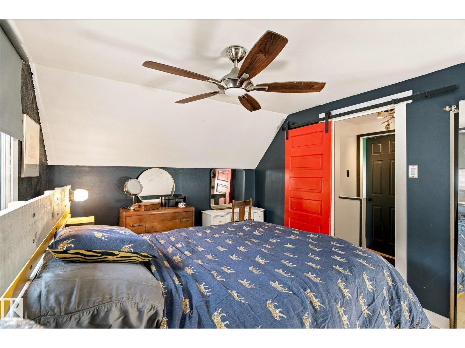 9611 73 Av Nw Property Photo 37