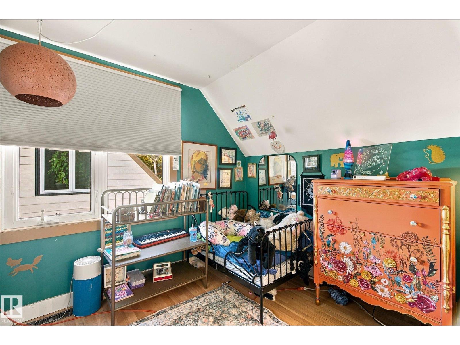 9611 73 Av Nw Property Photo 38