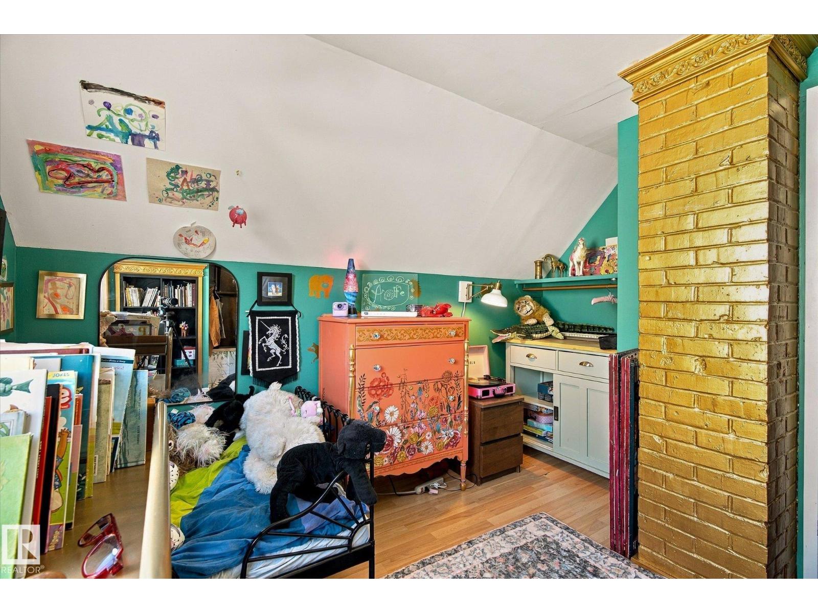9611 73 Av Nw Property Photo 39