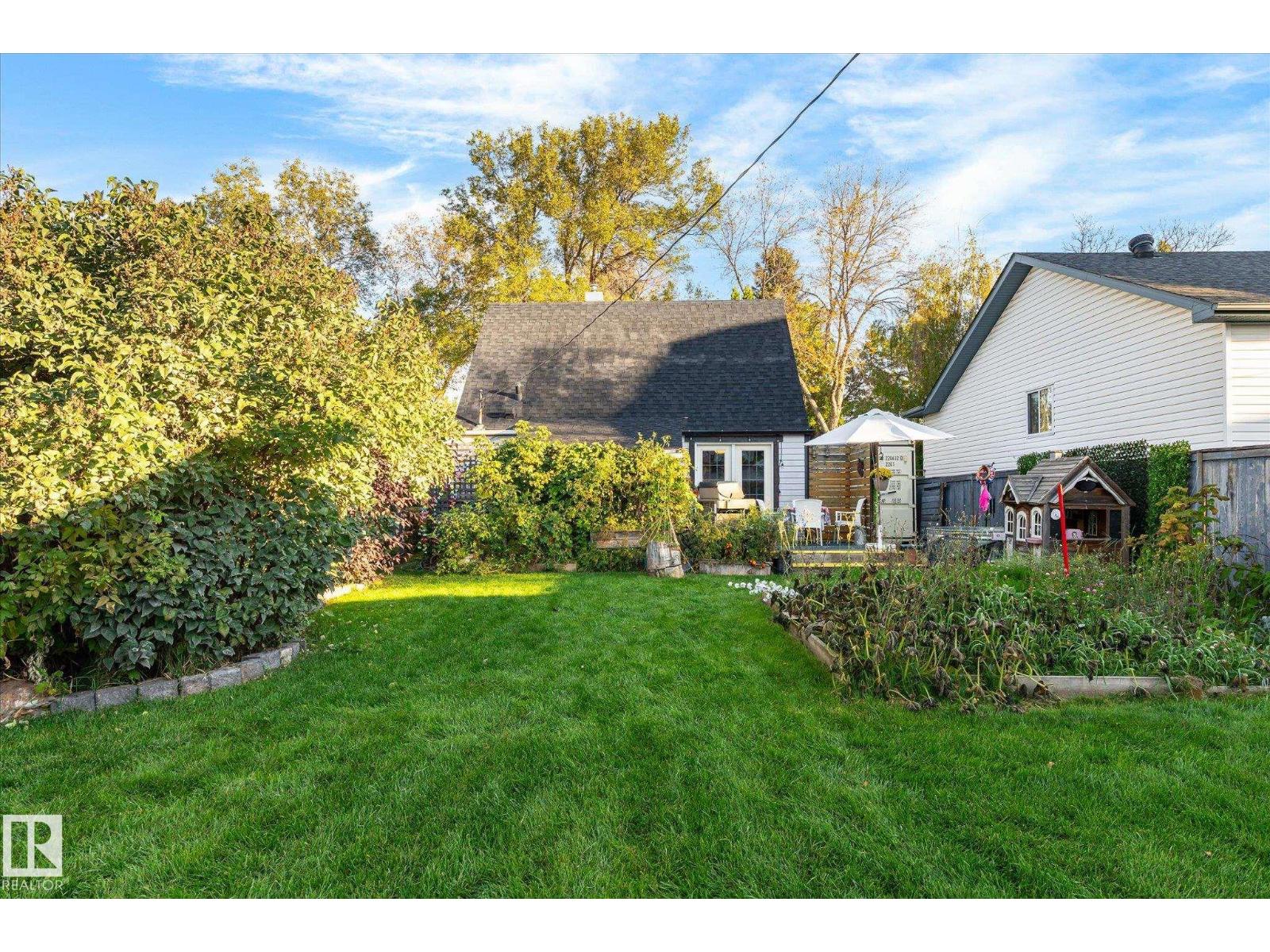 9611 73 Av Nw Property Photo 41