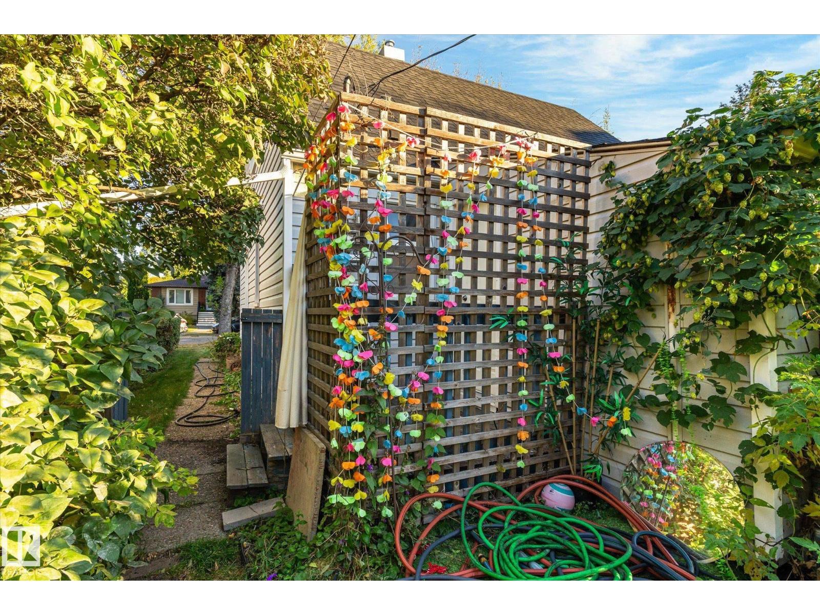 9611 73 Av Nw Property Photo 50