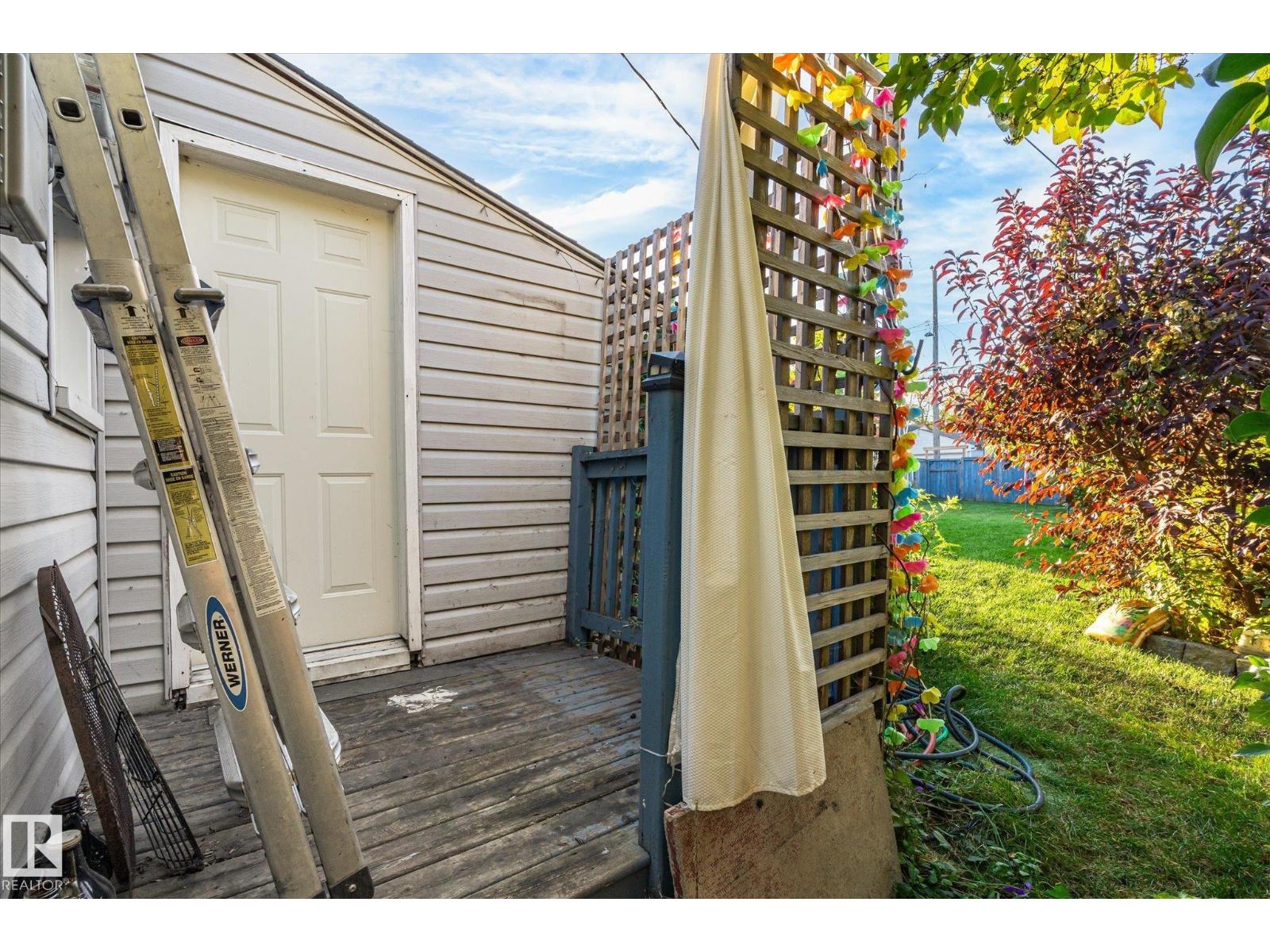 9611 73 Av Nw Property Photo 51