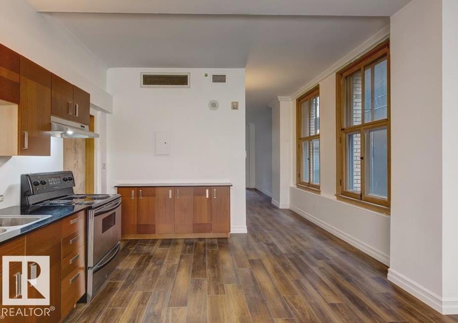 #210 10134 100 St Nw Property Photo 4