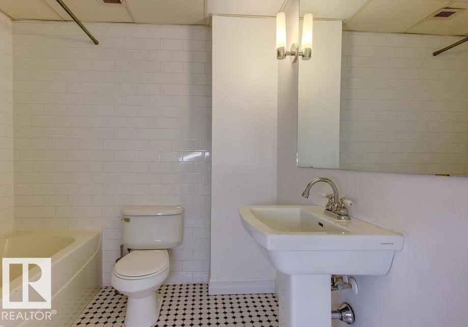 #210 10134 100 St Nw Property Photo 8