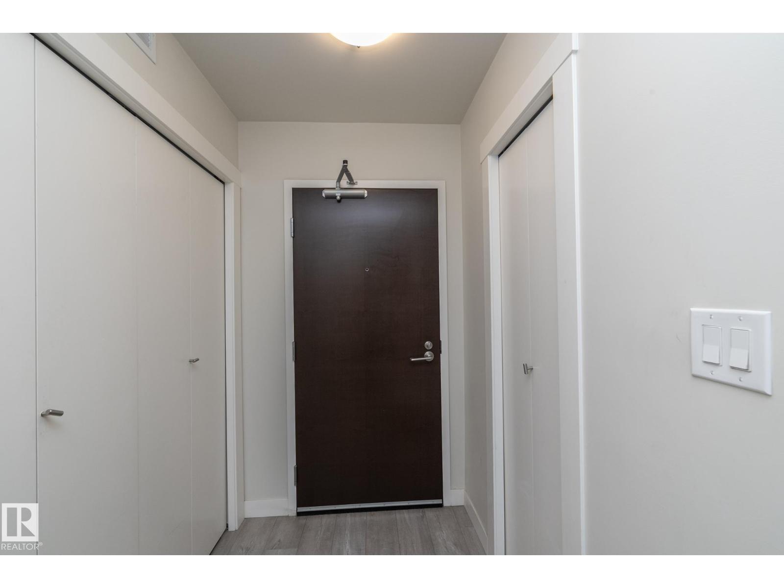 #2402 10410 102 Av Nw Property Photo 4