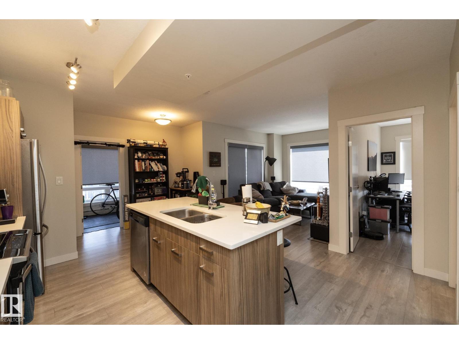 #2402 10410 102 Av Nw Property Photo 5