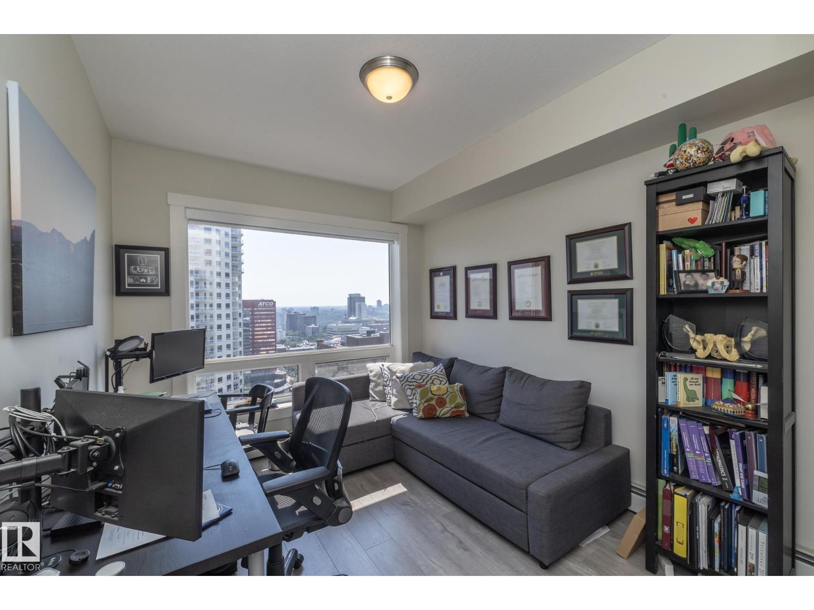 #2402 10410 102 Av Nw Property Photo 31