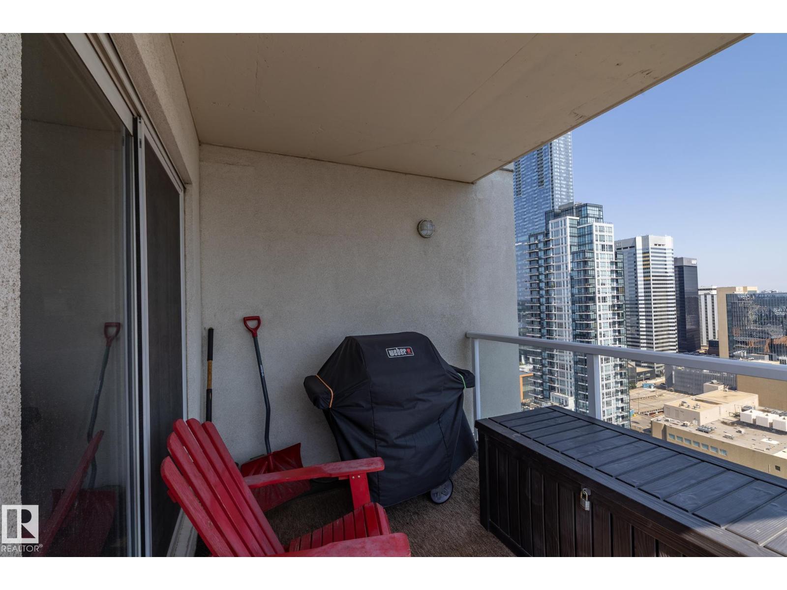 #2402 10410 102 Av Nw Property Photo 35