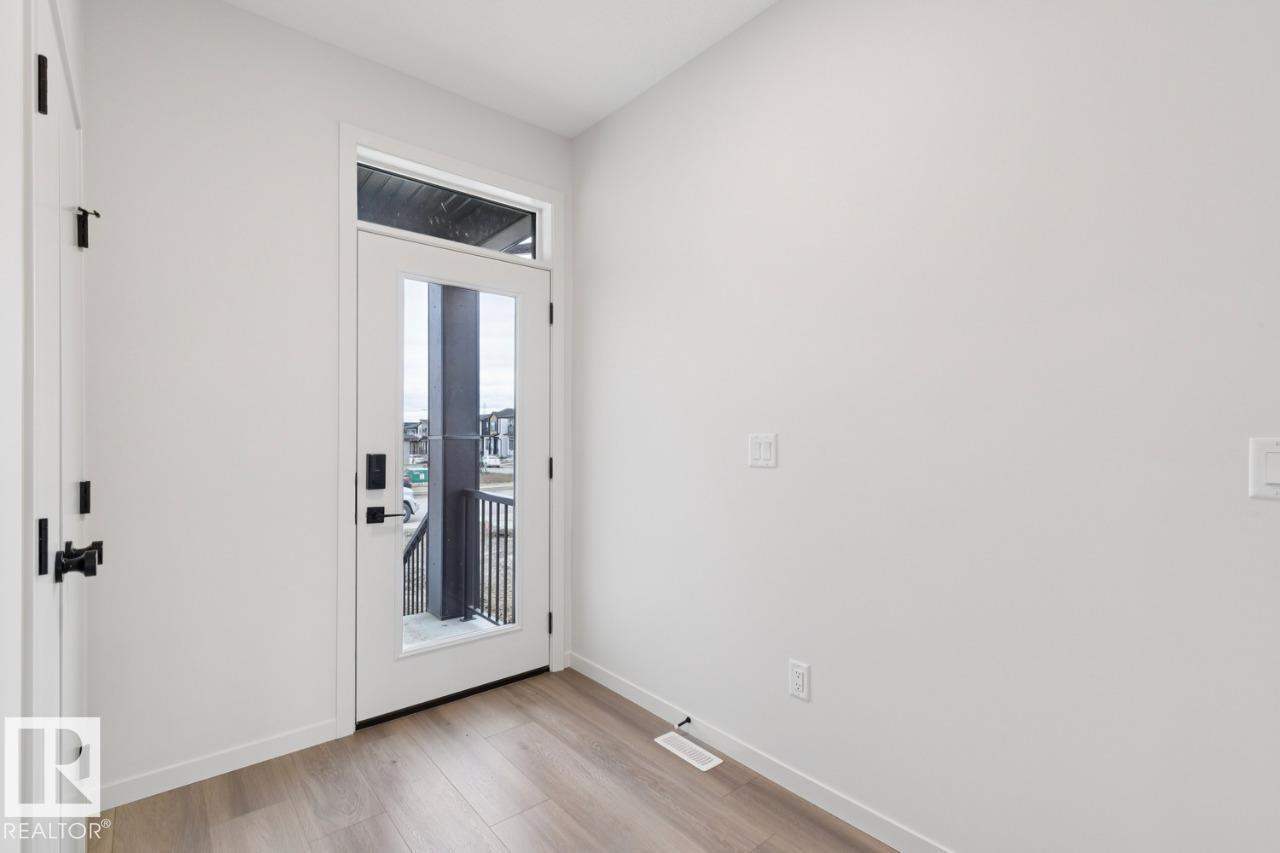 3019 5 Av Sw Property Photo 2