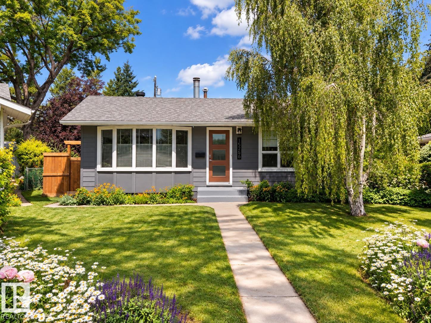 15256 86 Av Nw Property Photo 1