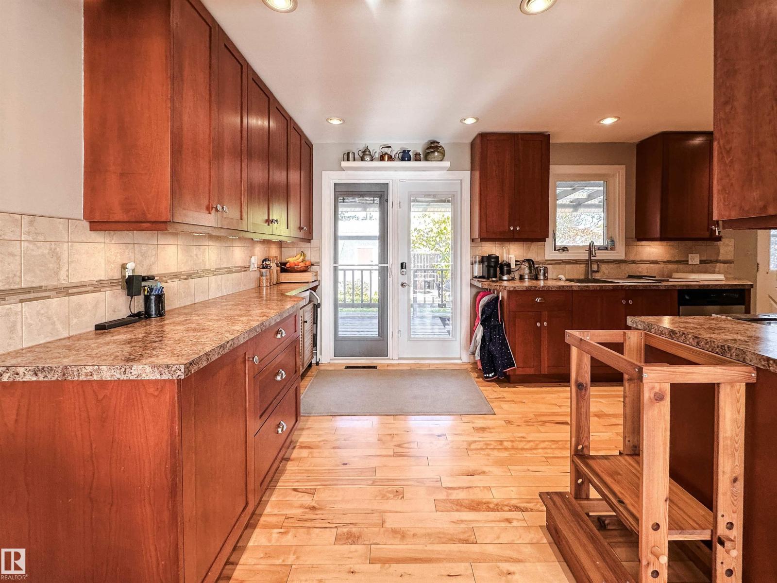 15256 86 Av Nw Property Photo 17