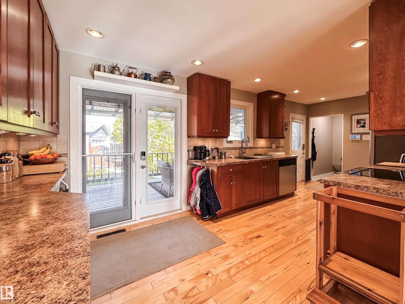 15256 86 Av Nw Property Photo 18