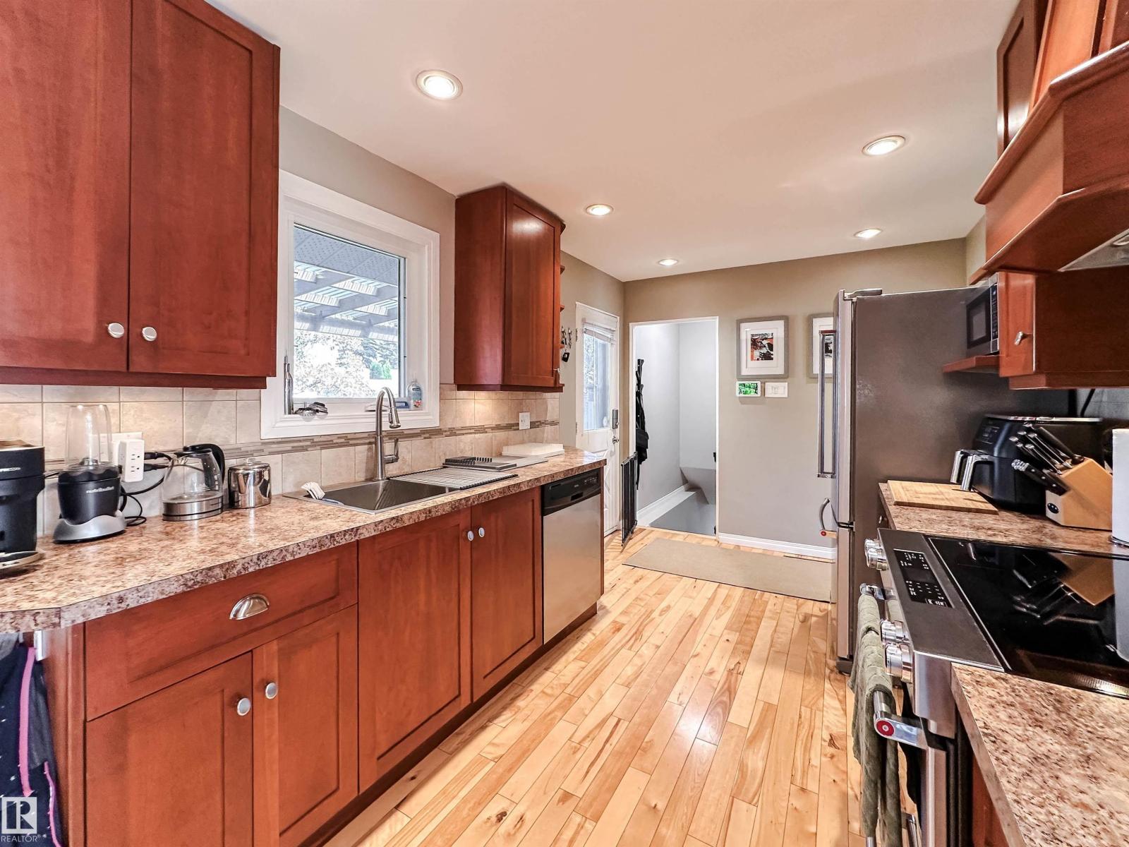 15256 86 Av Nw Property Photo 19